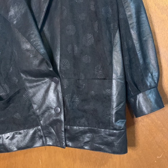 Vintage 90’s Pierre Lamonte Size 12 Black Faux Suede/Leather Lightweight Jacket - Picture 3 of 7